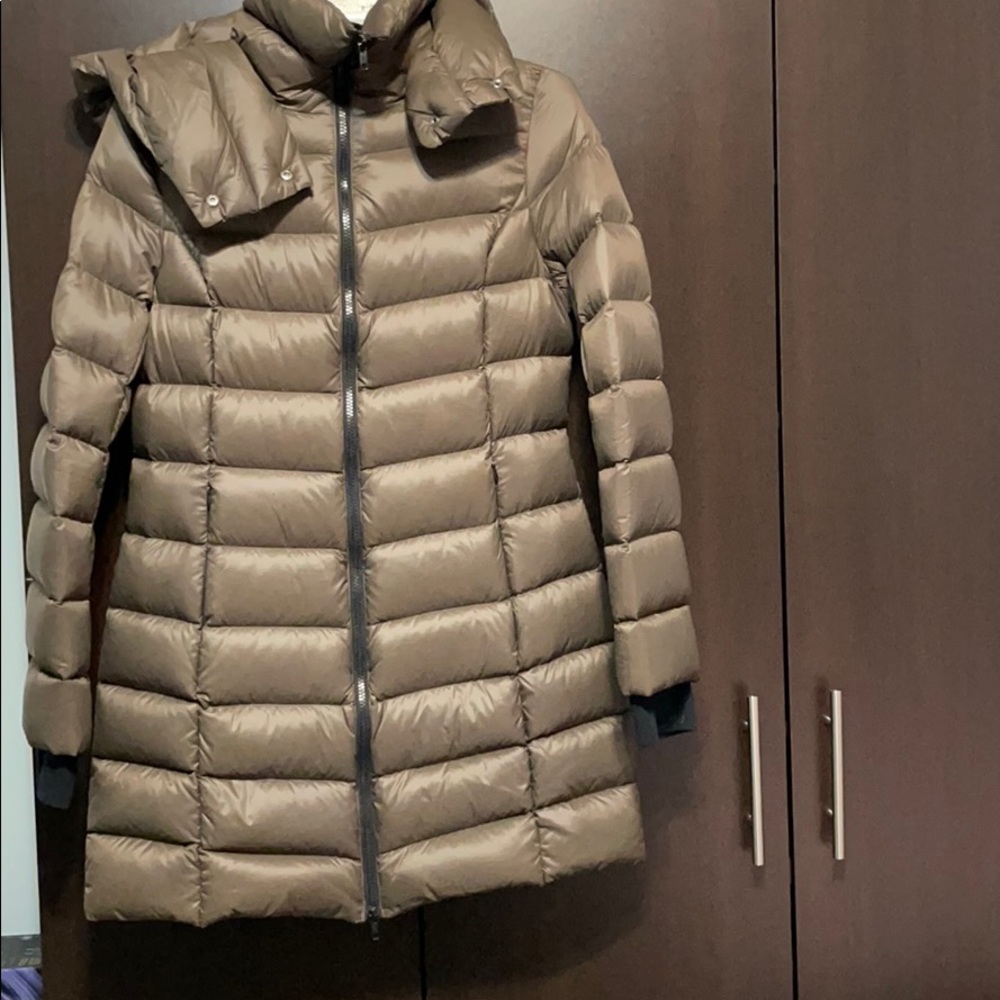 Soia kyo
Water-Repellent Lightweight Down Coat